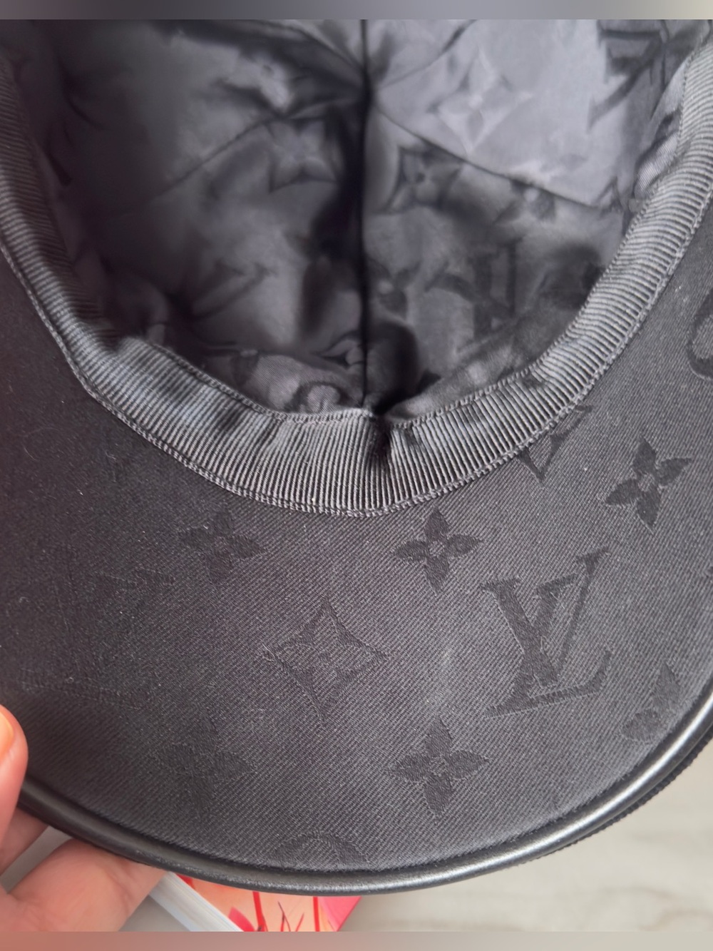 Louis Vuitton Iconic Black Hat - Picture 11 of 16